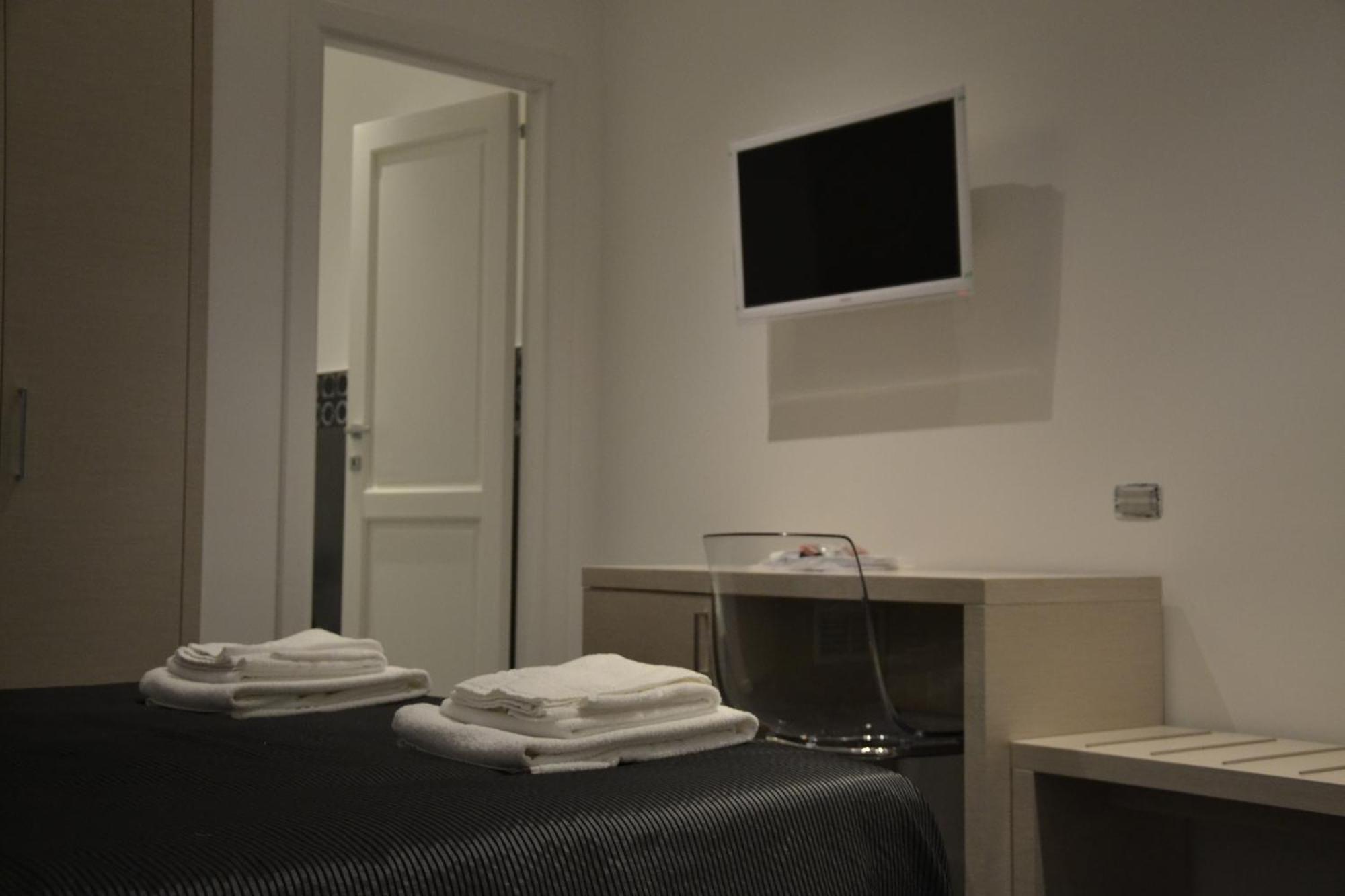 Large Double or Twin Room
