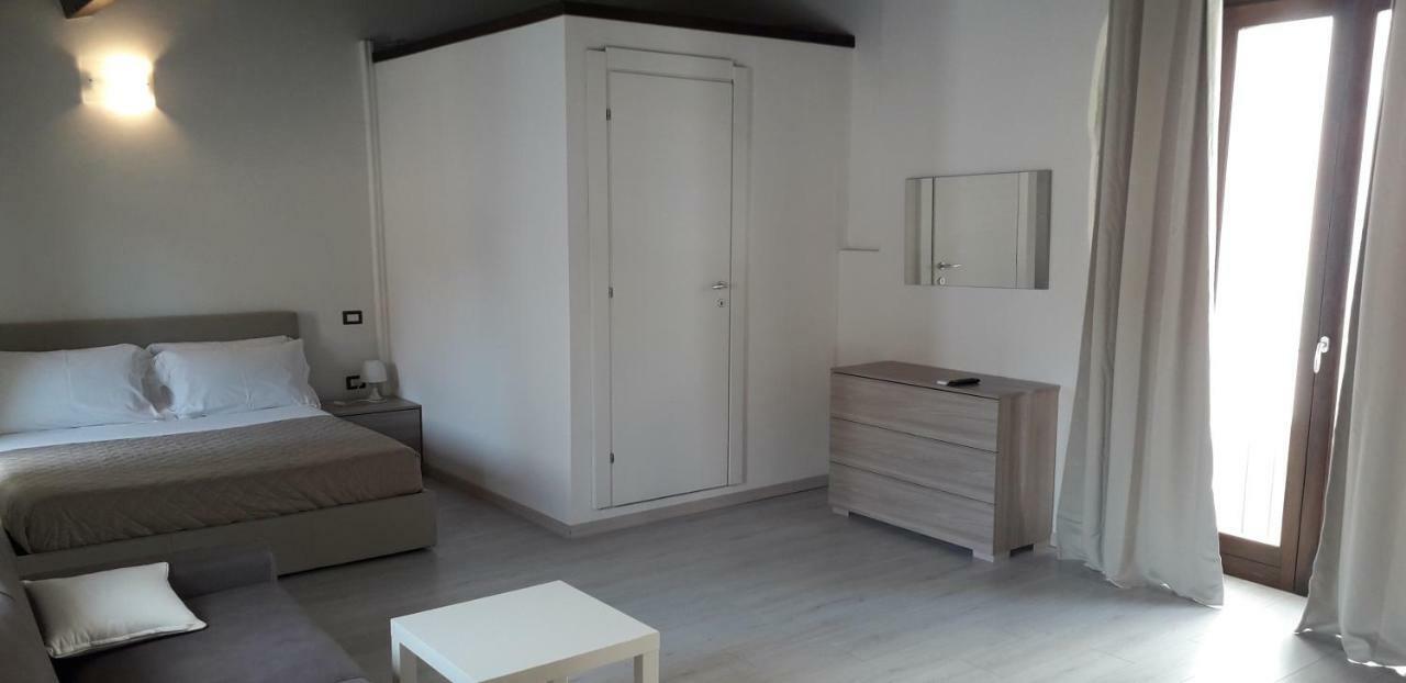 Deluxe Studio