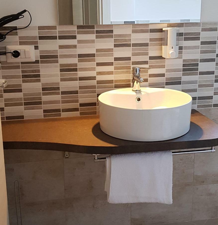 Camera Familiare con Bagno Privato