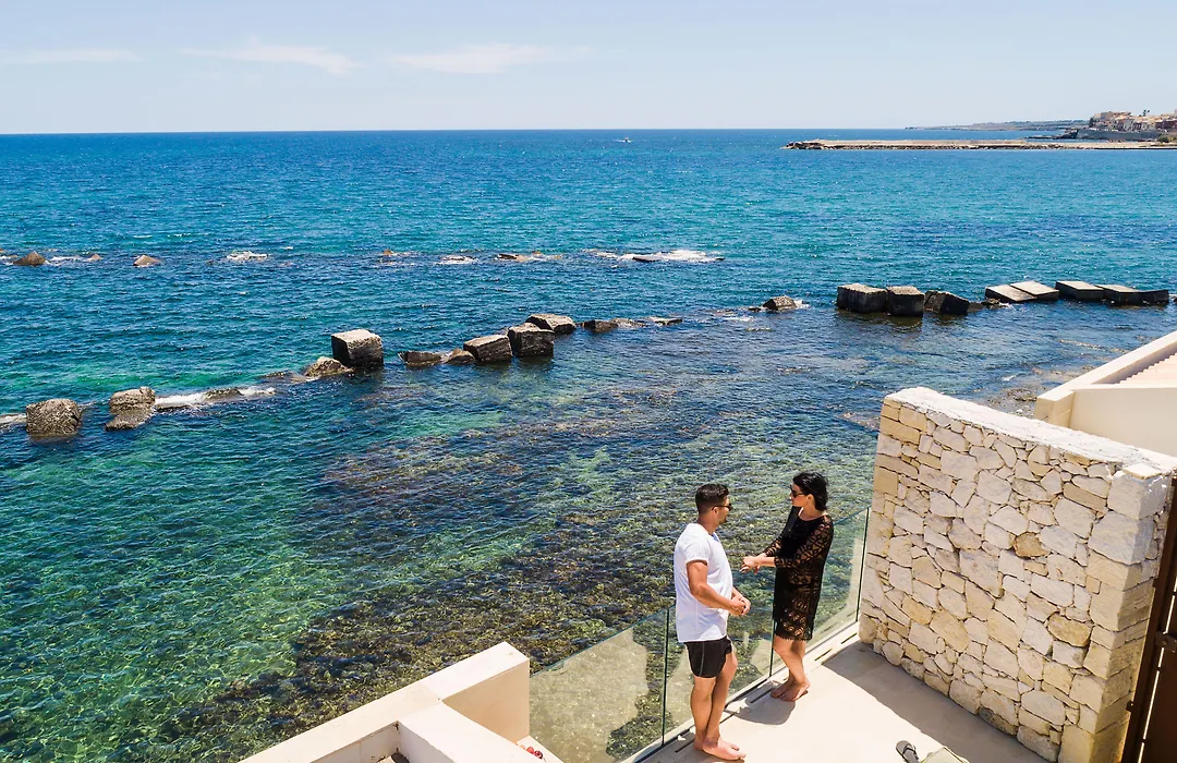 Re Dionisio Luxury Suites-1