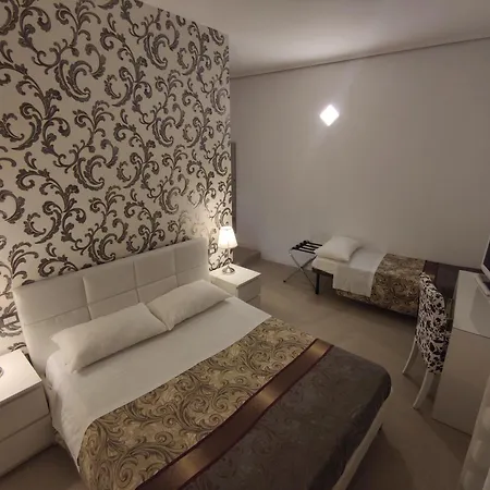 Sami Rooms - Teatro A 400 Mt - Ortigia A 1500 Mt --2
